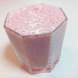 美的　冷凍苺とピーチゼリーのミルクジュース